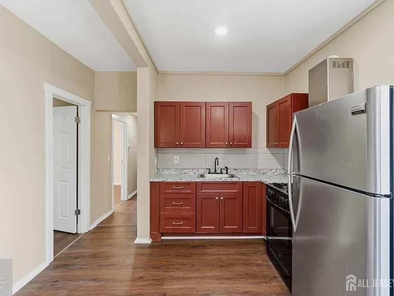1648 Essex St #1 — Photo 18
