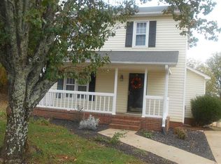 406 Laurel Tree Ln, Simpsonville, SC 29681