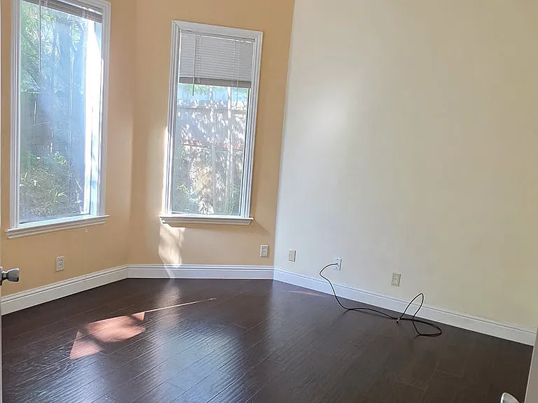 325 E Main St — Photo 3