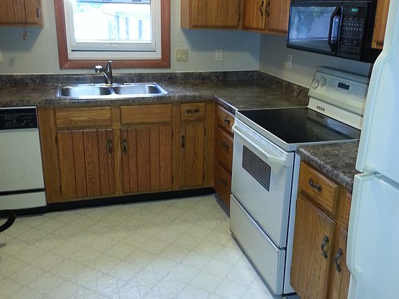 3rd image of 2124 Bicentennial Dr