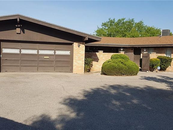 4th image of 9524 Desert Hills Ln W