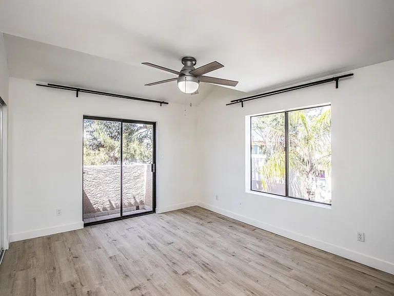 3102 E Clarendon Ave #207 — Photo 17
