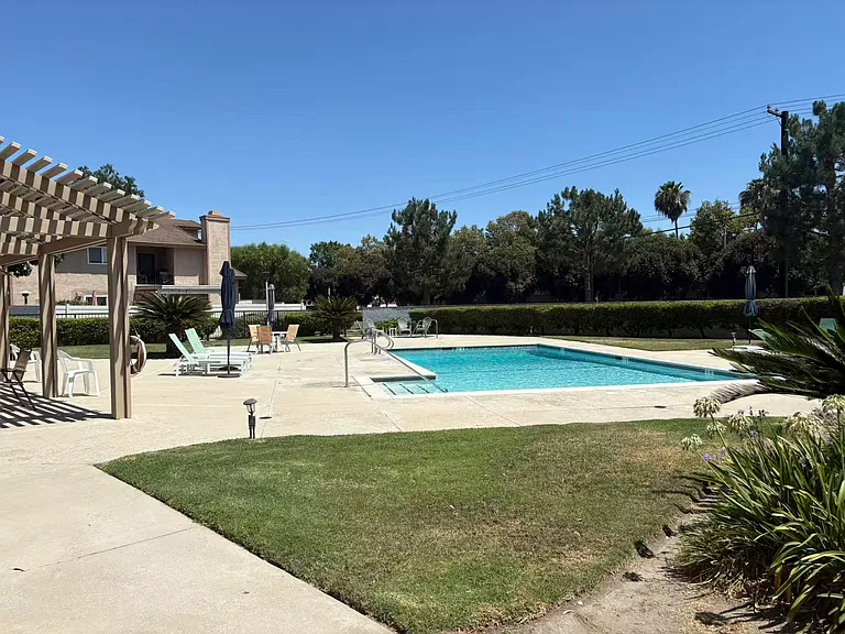 4150 Schaefer Ave #29 — Photo 23