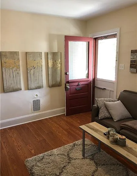 947 Sargent Ave — Photo 8