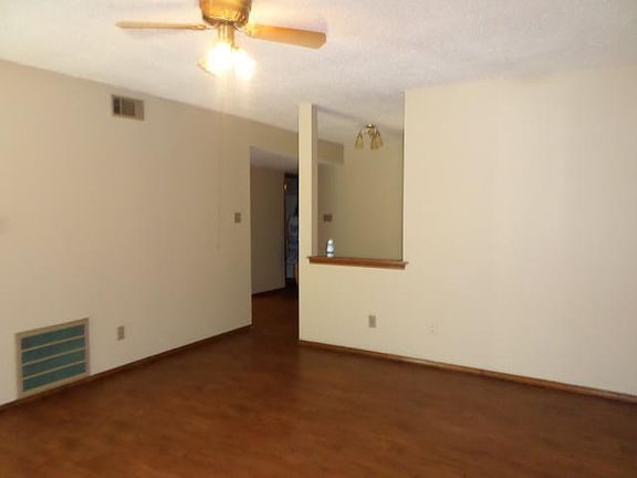 3rd image of 1107 N University Dr