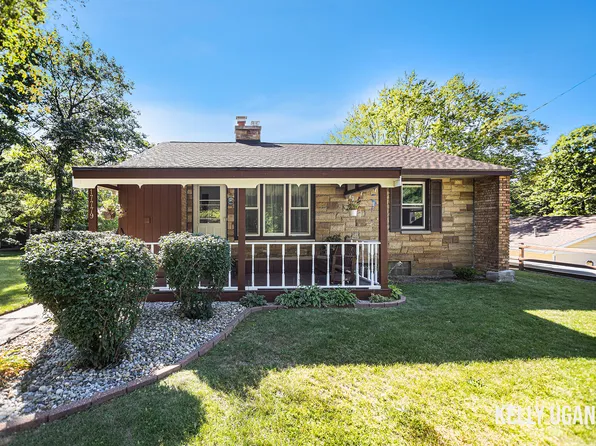 17779 Dogwood Dr, Spring Lake, MI 49456