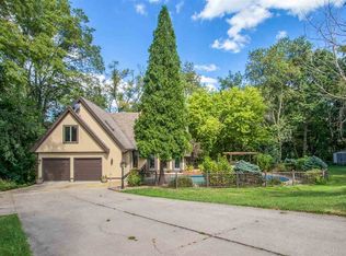 2914 Prairie Du Chien Rd NE, Iowa City, IA 52240