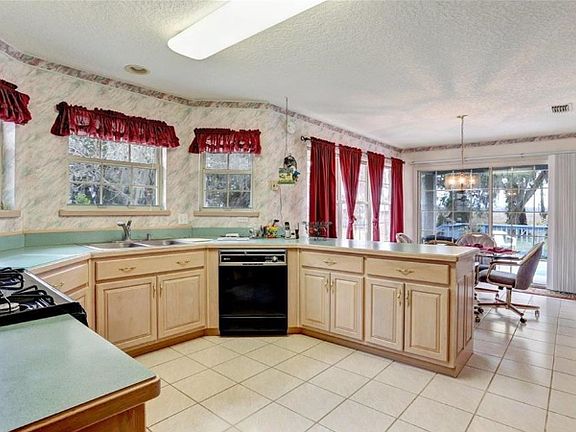 3rd image of 85309 Cuno Creek Dr