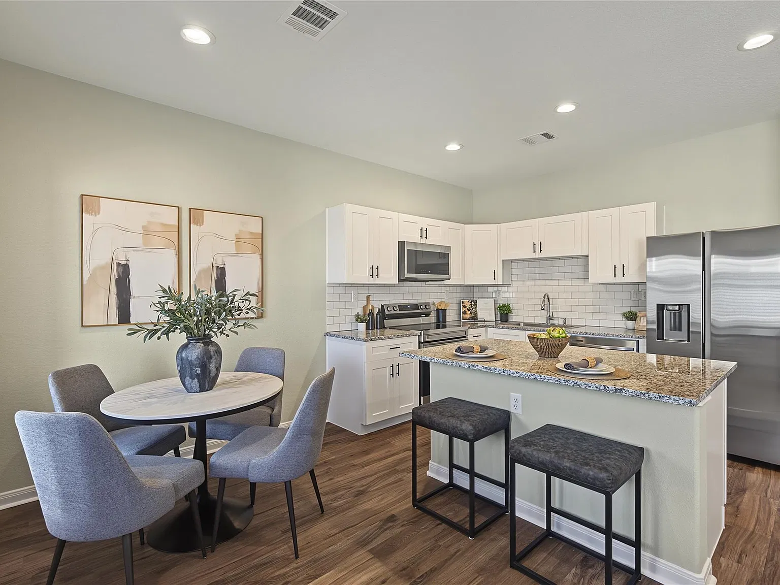 3 bed, 2.5 bath, 1366 sqft, $1,850 — Photo 1