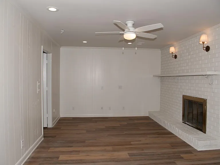 1203 Calais Dr — Photo 8
