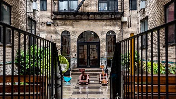 Rented by Nooklyn NYC LLC | media 17