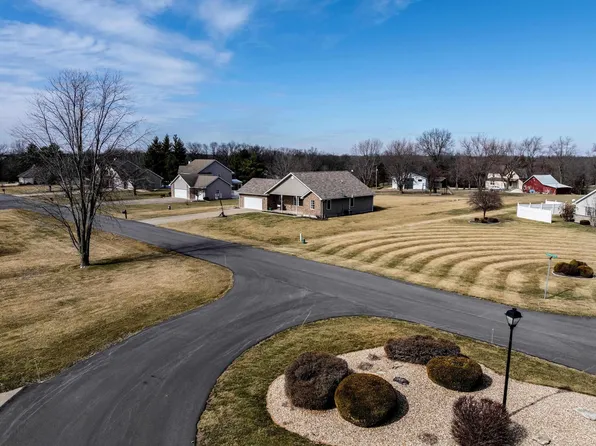 1433 Hemingway Dr, Quincy, IL 62305