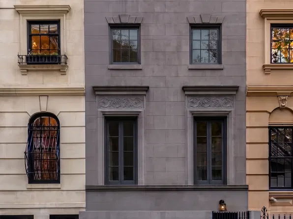 160 East 63rd Street image 1 of 11