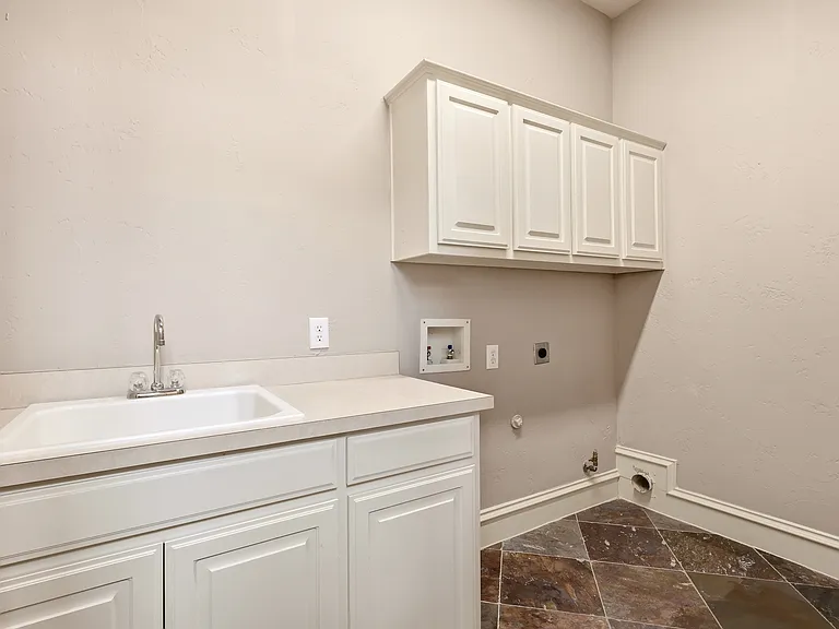1224 Crockett Dr — Photo 28