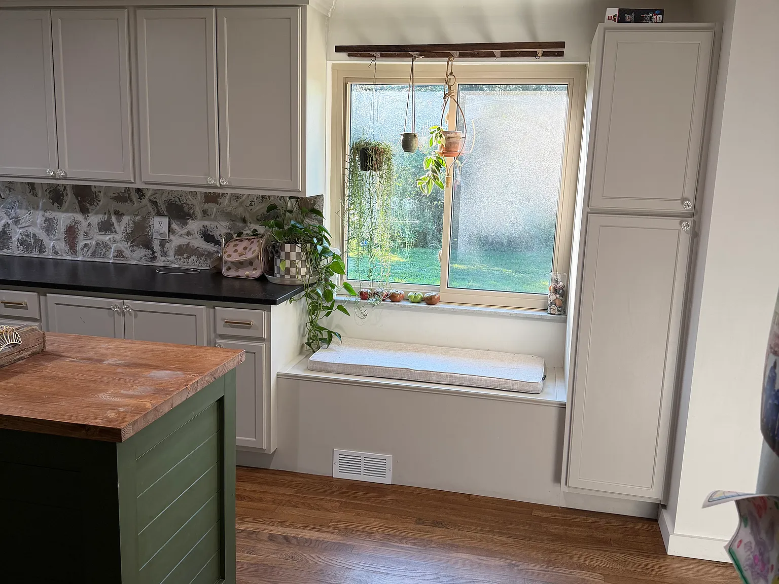 4 bed, 3414 sqft, $3,000 — Photo 3