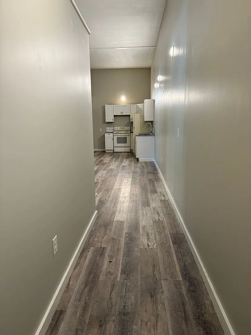 Beautiful 3 Bedroom, 2 Bathroom Quadplex Near Downtown Wichita Modern Amenities & Pet Friendly! — Photo 4