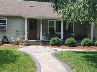 23 Hampton Meadows Dr, New Hampton, NY 10958