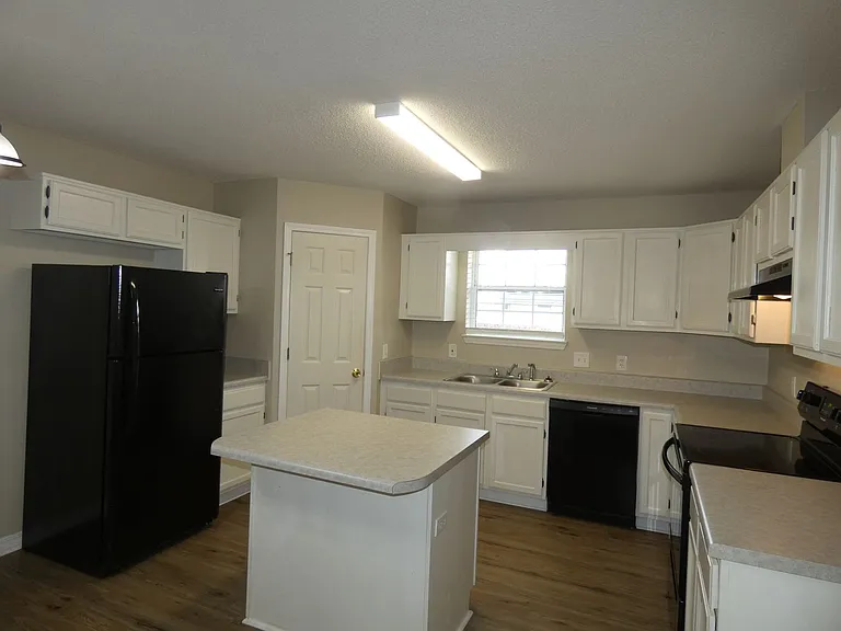 5087 Cassia Dr — Photo 7