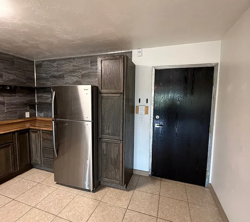 27 3rd St