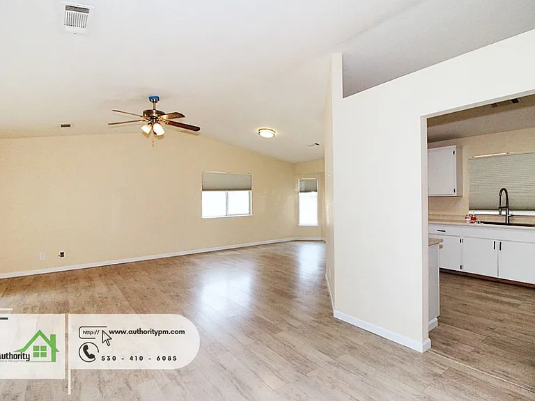 1722 Almaden Dr — Photo 3