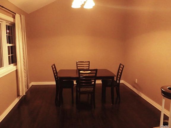 3rd image of 25 Superior St