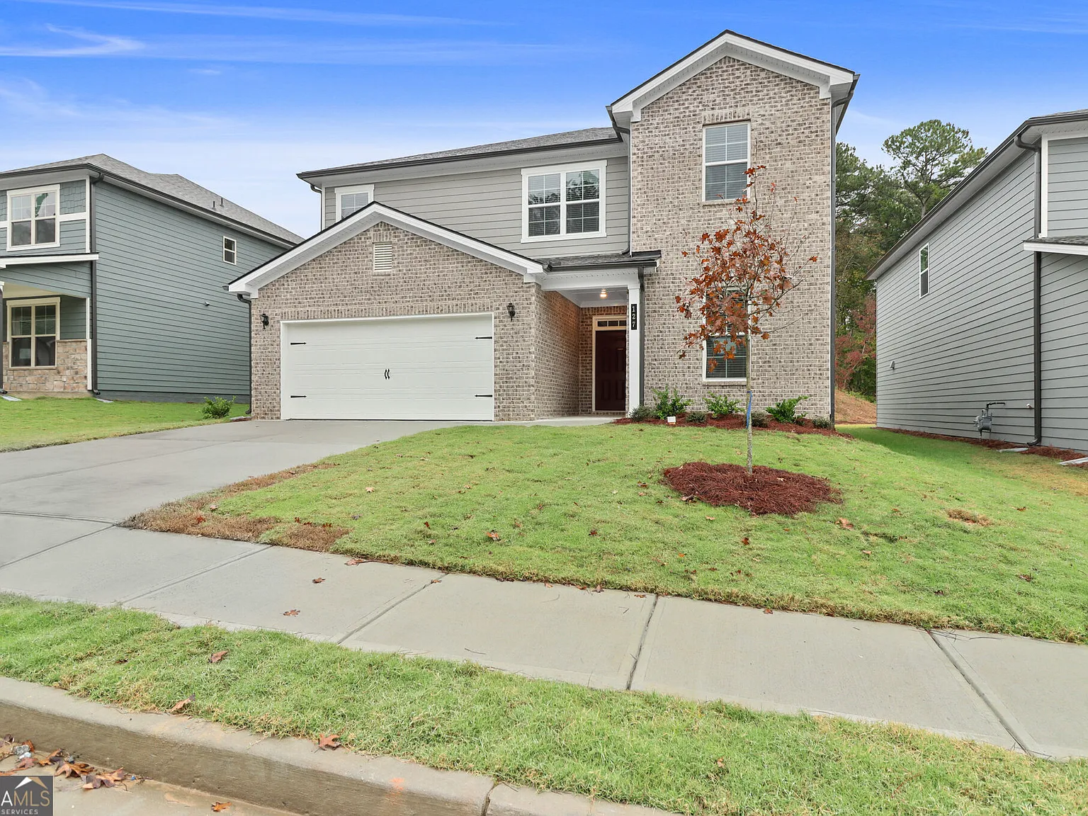 5 bed, 4.0 bath, 2929 sqft, $3,800 — Photo 2