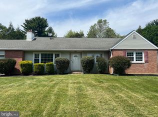 602 Lee Dr, Broomall, PA 19008