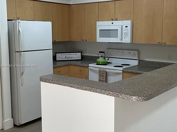 4th image of 8070 N Nob Hill Rd APT 103