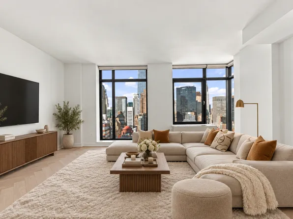 49 East 34th Street image 1 of 22