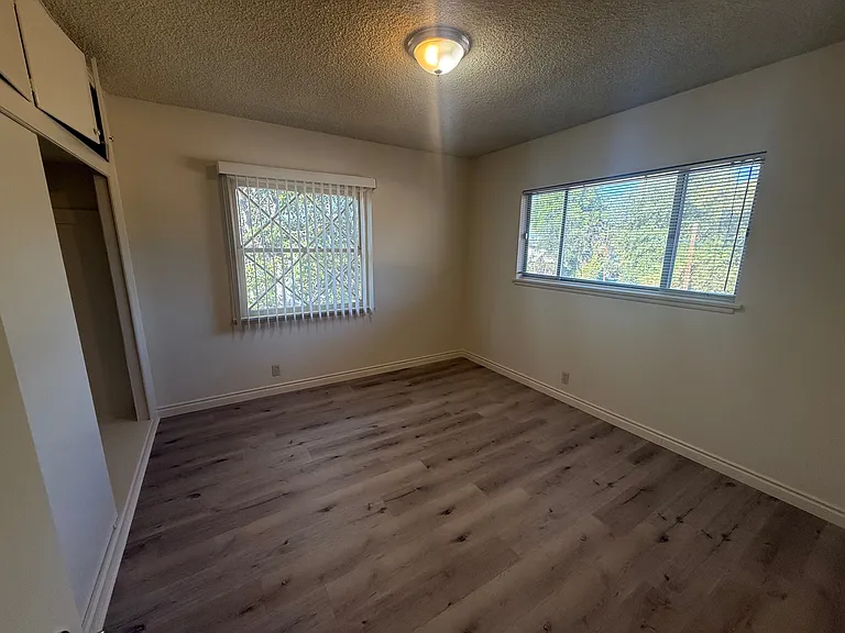439 Mariposa Ave #6 — Photo 8