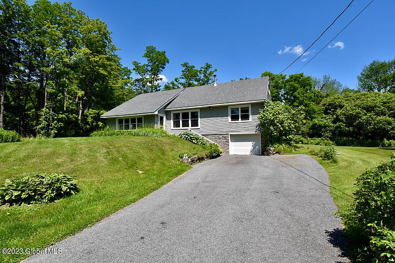 4th image of 47 Locust Grove Road