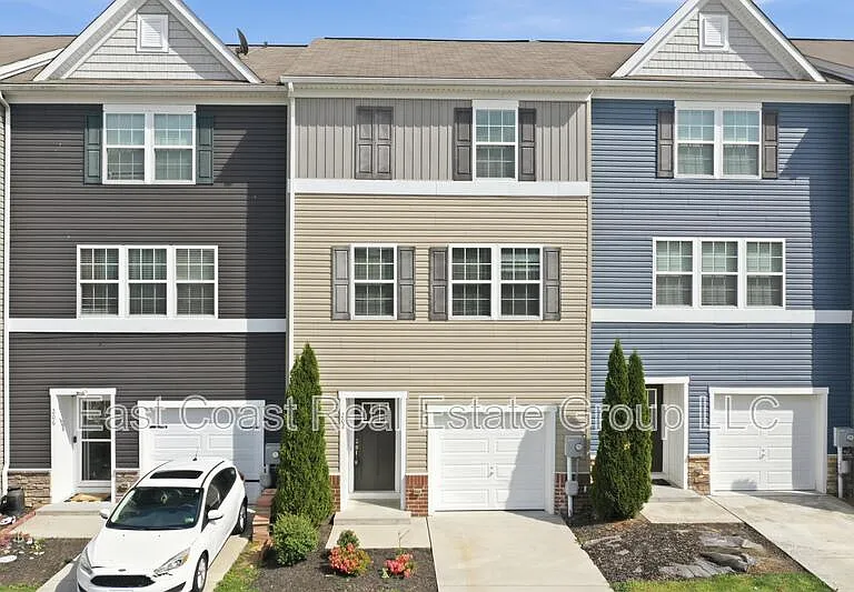 202 Magellan Dr — Photo 1