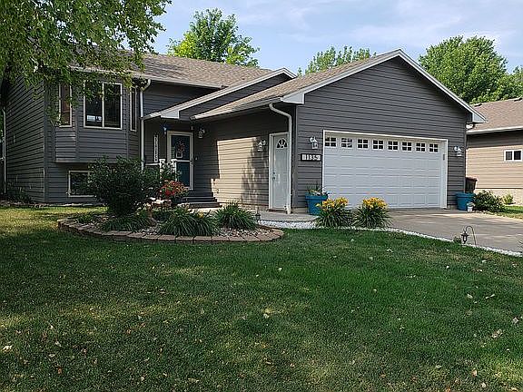 2nd image of 1135 Sunset Dr