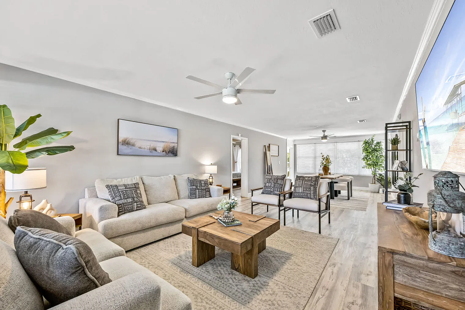 3 bed, 2.0 bath, 1410 sqft, $7,708 — Photo 4