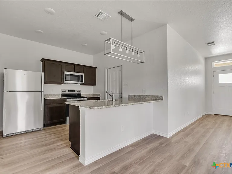 1118 Zora Dr #A — Photo 6
