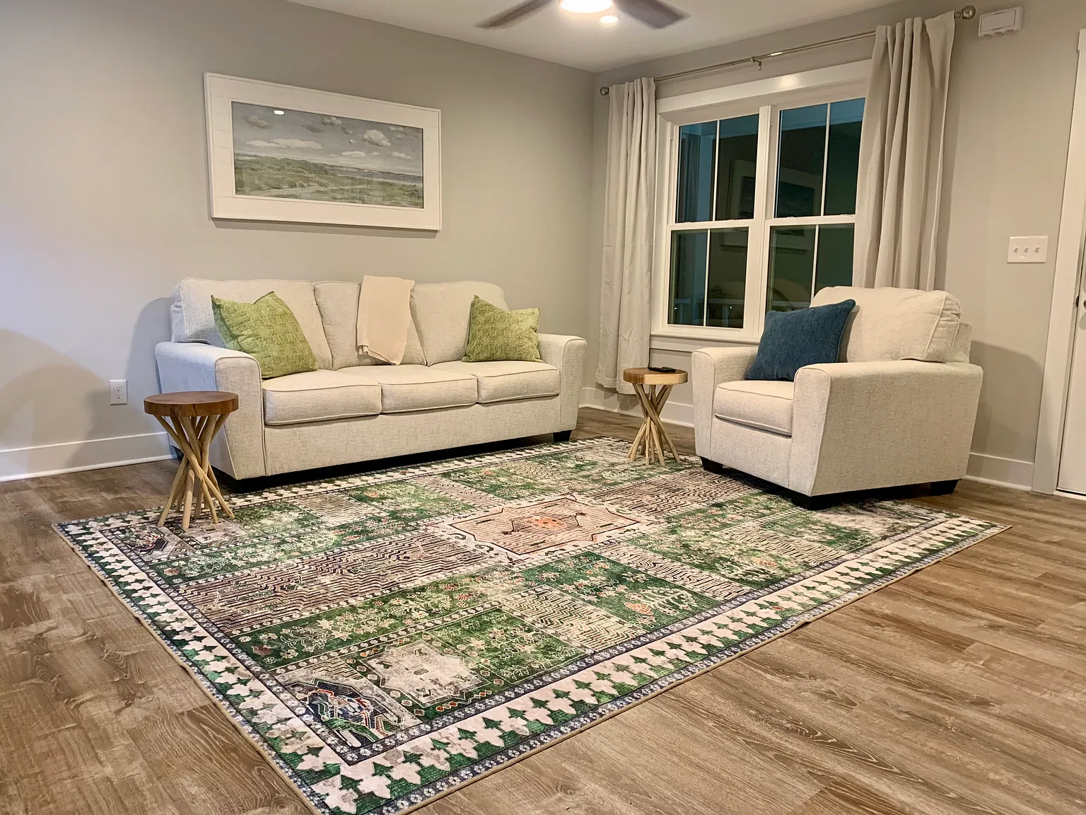 1079 N Shadow Dr — Photo 2