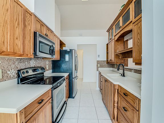 3rd image of 6549 Meritmoor Cir