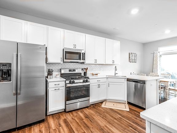 5th image of 1645 Kraft Ave