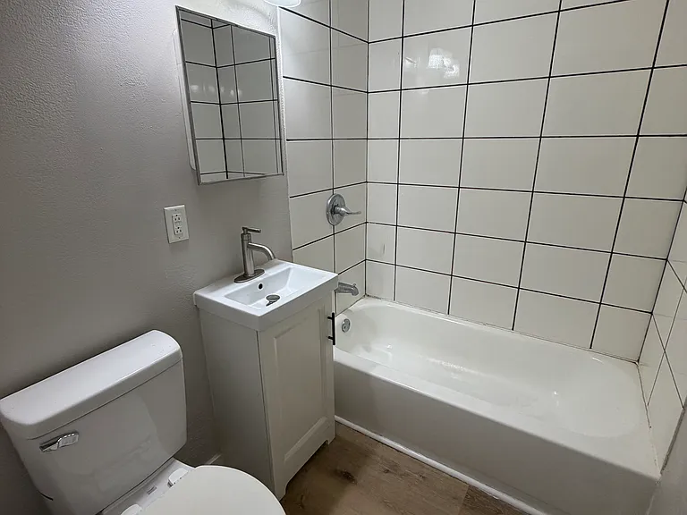 2205 Versailles Dr — Photo 10