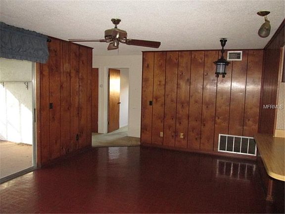 4th image of 2336 Louise St