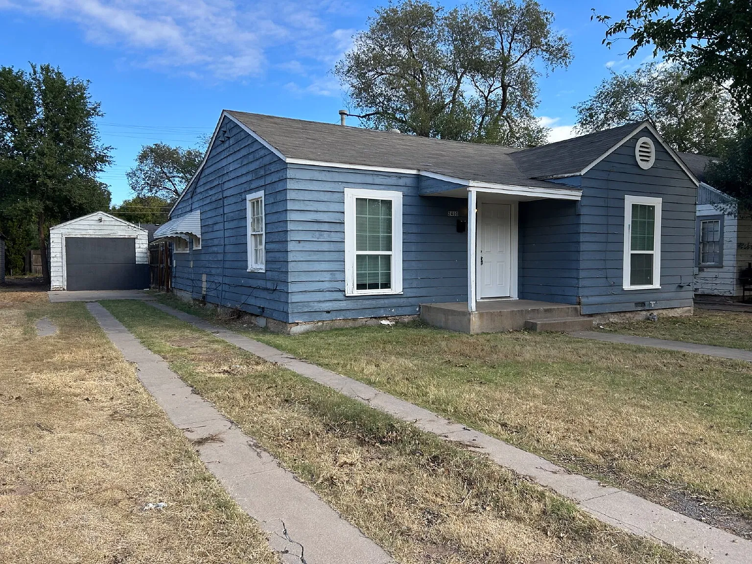 2 bed, 1.0 bath, 1080 sqft, $950 — Photo 2