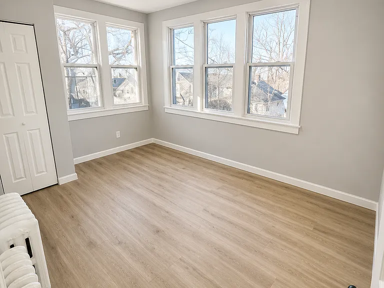 100 Smith St #1A — Photo 4