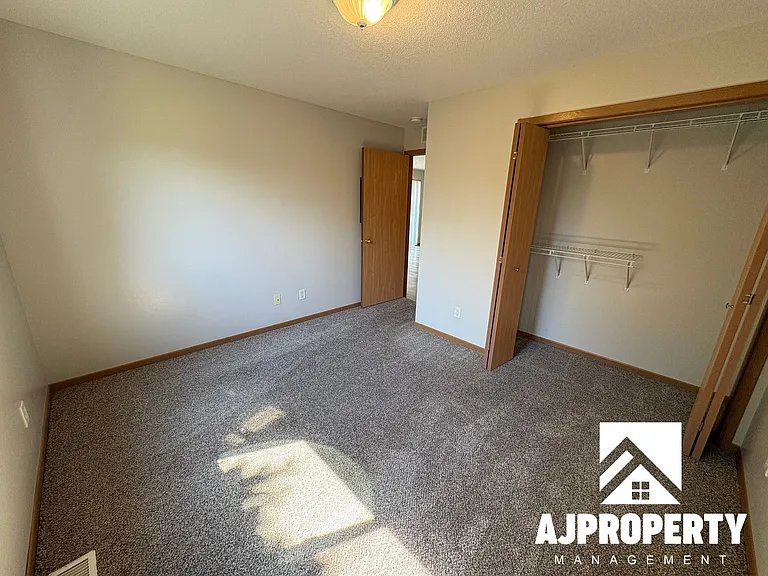7003 W 56th St — Photo 10