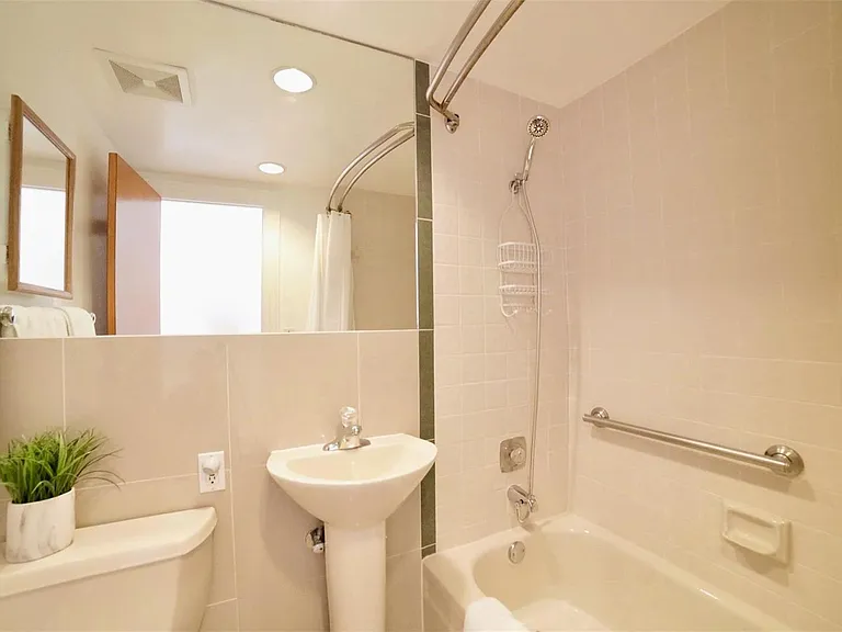 235 Sunrise Ave #2217 — Photo 18