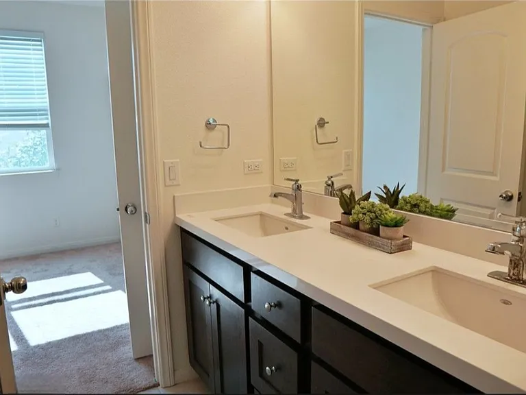 10519 Wilding Dr — Photo 27
