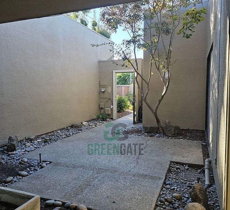1st image of 3891 Peninsula Ct