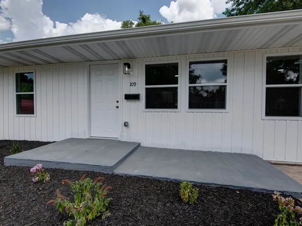 109 E Hadley Street, Aurora, MO 65605