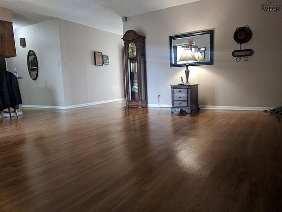 2nd image of 4114 Moffett Ave
