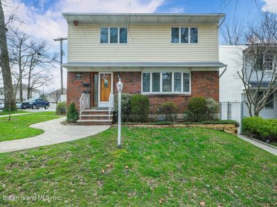 212 Colon Ave, Staten Island, NY, 10308