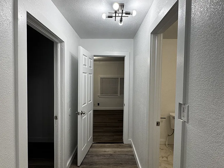 308 E Greeley St — Photo 11